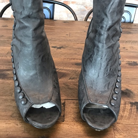 Bakers Buttons Gray Open toe Boots. Sexy Fit. - Picture 5 of 8